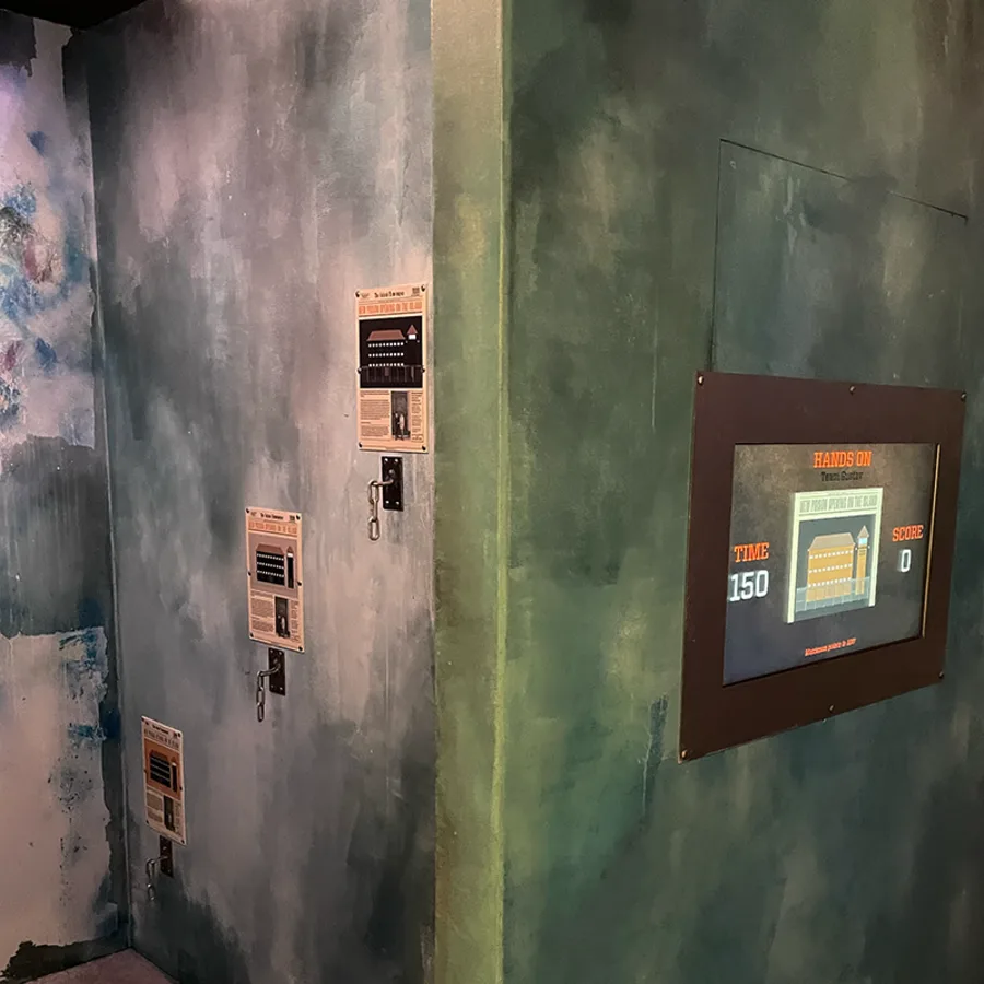 prison island marseille hands on