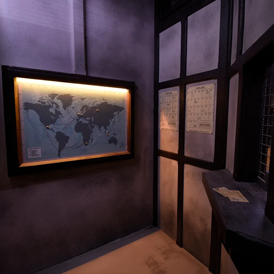 Prison island marseille maps